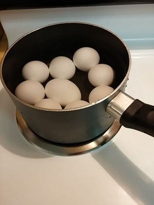 Cover eggs with cold water